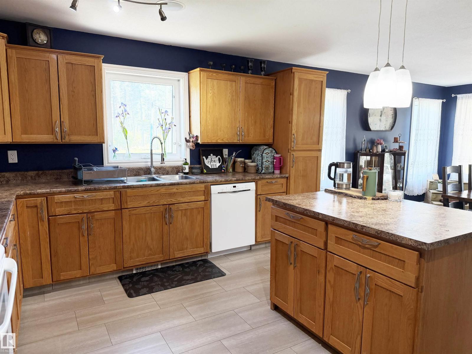 47406 RGE ROAD 40 - 6