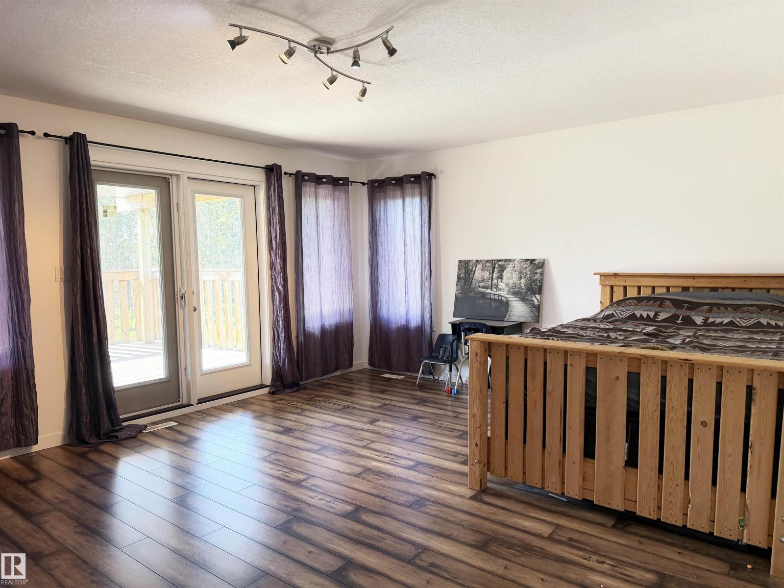 47406 RGE ROAD 40 - 24