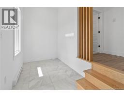 18 Weavers Way, photo 4