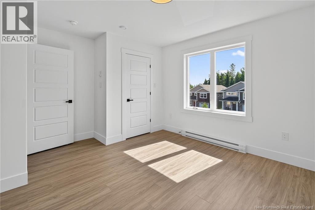 18 Weavers Way - 21