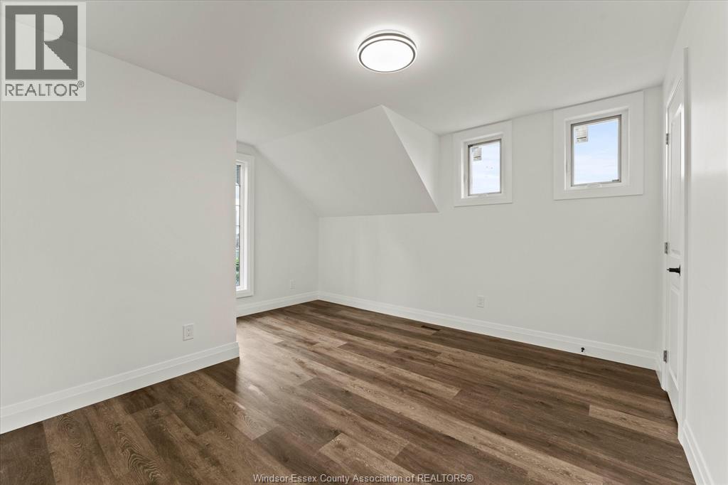 305 ERIE STREET South - 23