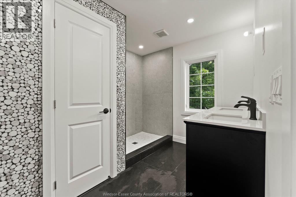 305 ERIE STREET South - 25