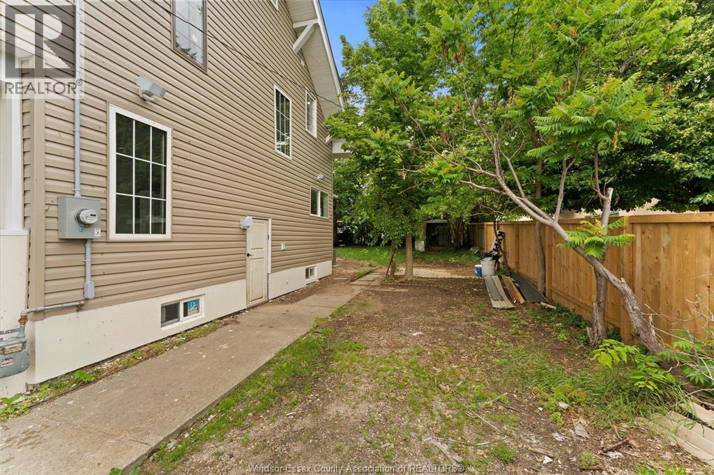 305 ERIE STREET South - 29