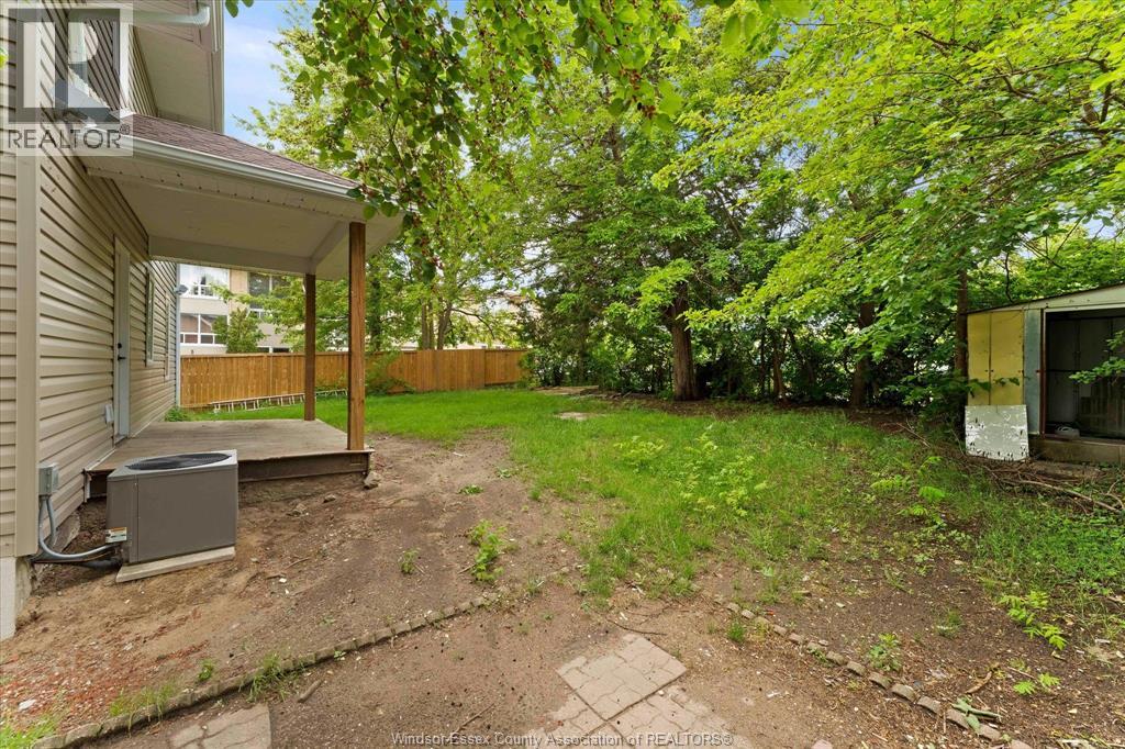 305 ERIE STREET South - 30