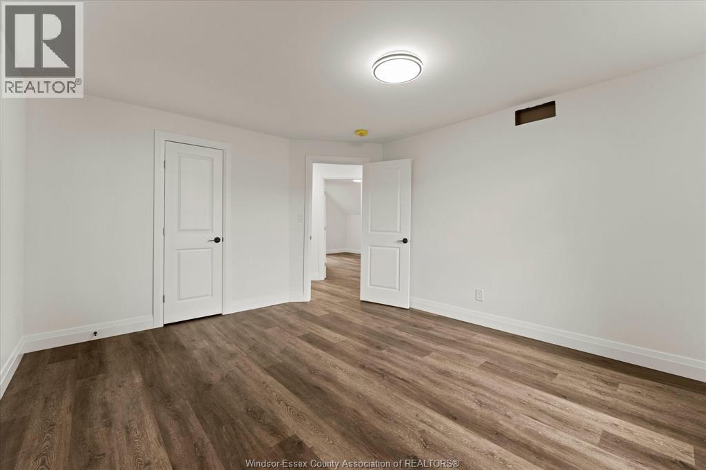 305 ERIE STREET South - 22