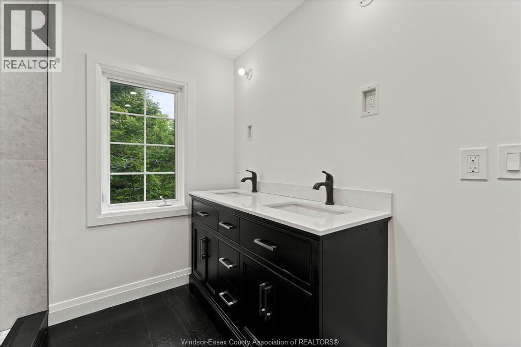 305 ERIE STREET South - 24