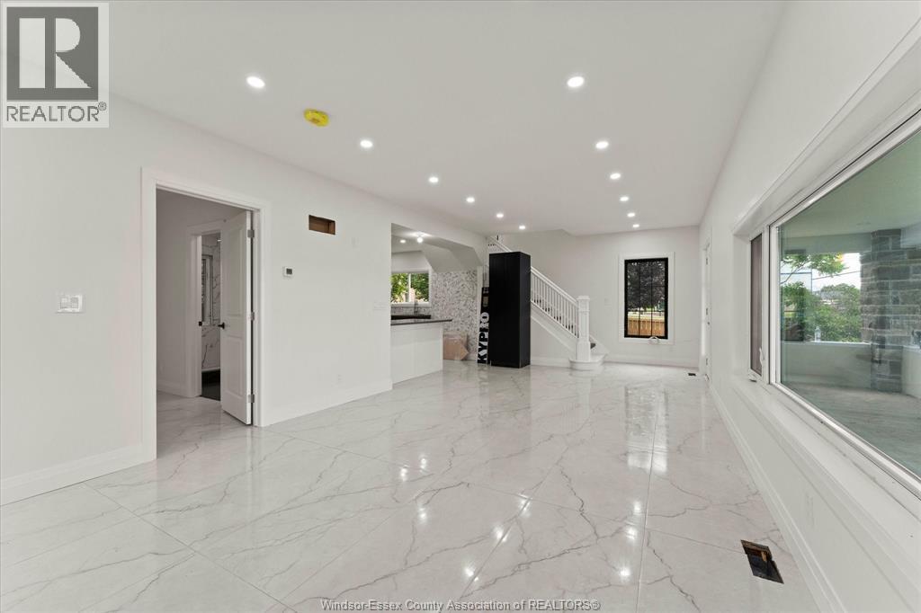 305 ERIE STREET South - 13