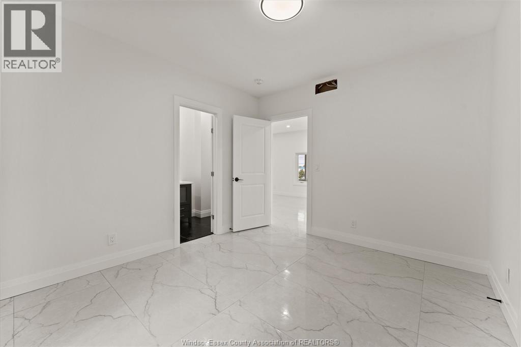 305 ERIE STREET South - 15