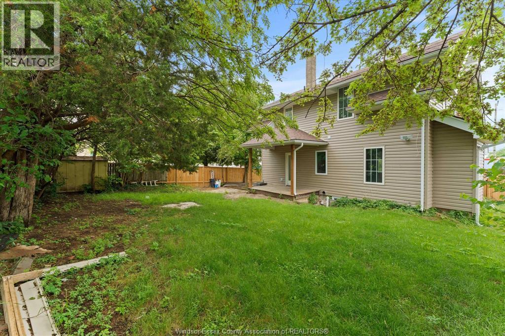 305 ERIE STREET South - 33