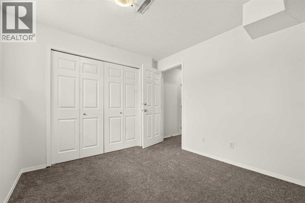 59 Heritage Lane W — photo 36