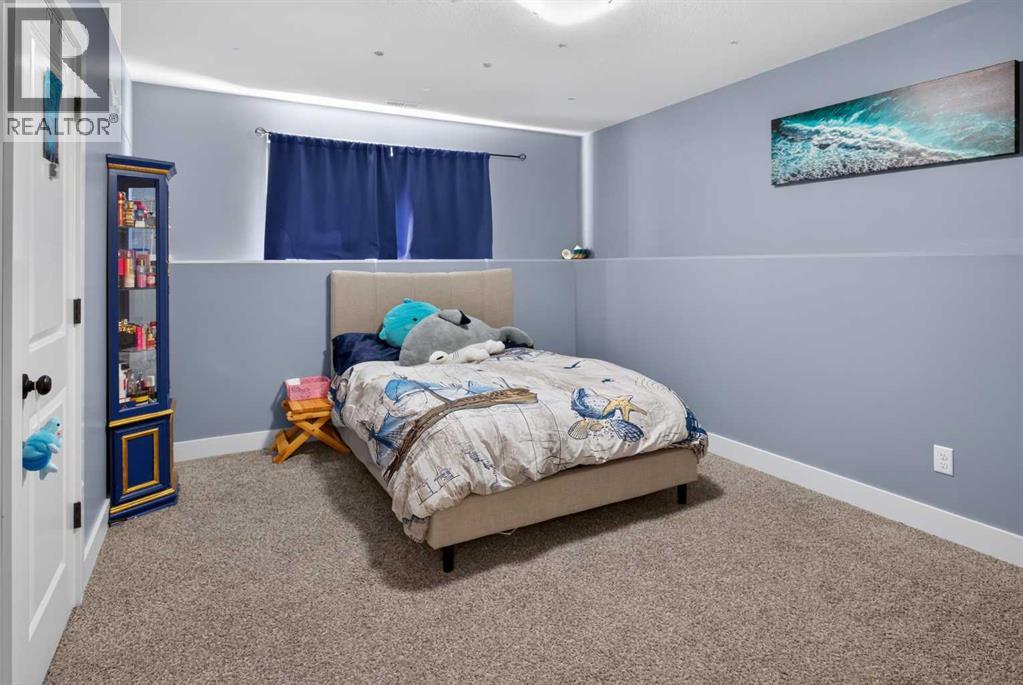 556 Sixmile Crescent S — photo 33