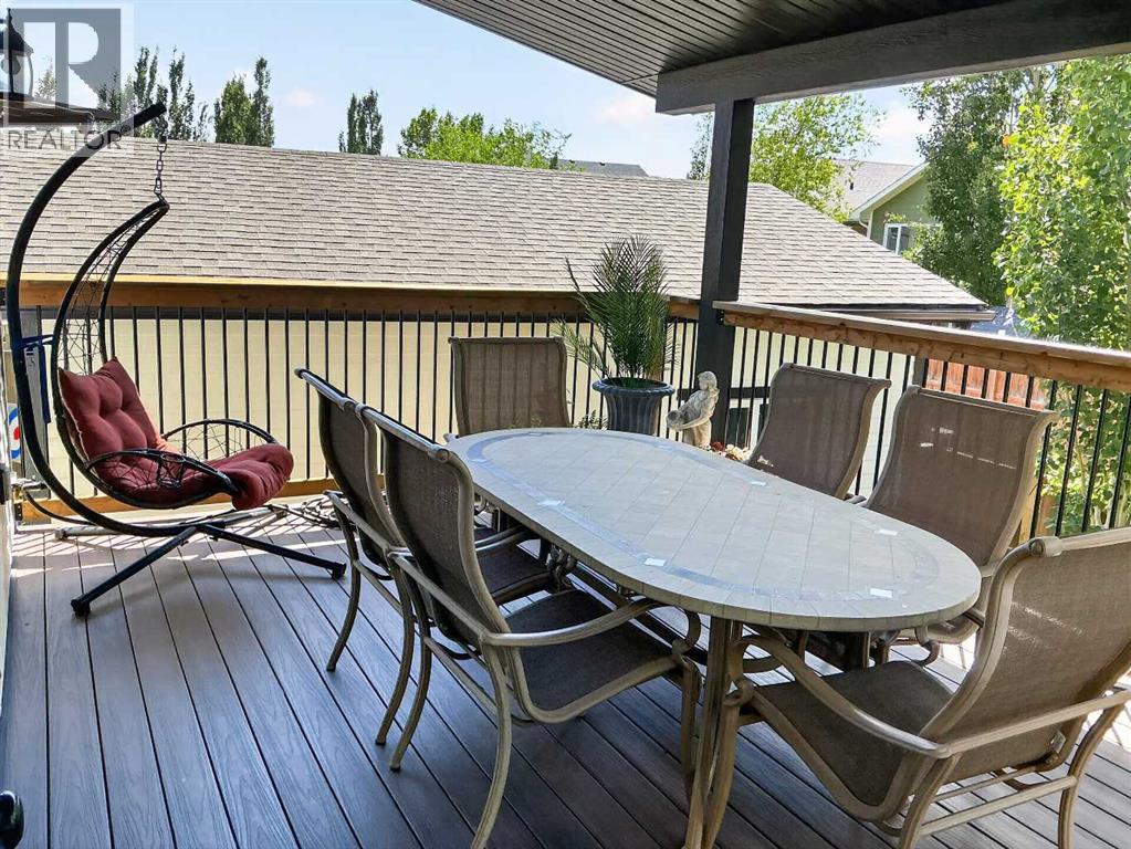 556 Sixmile Crescent S — photo 36