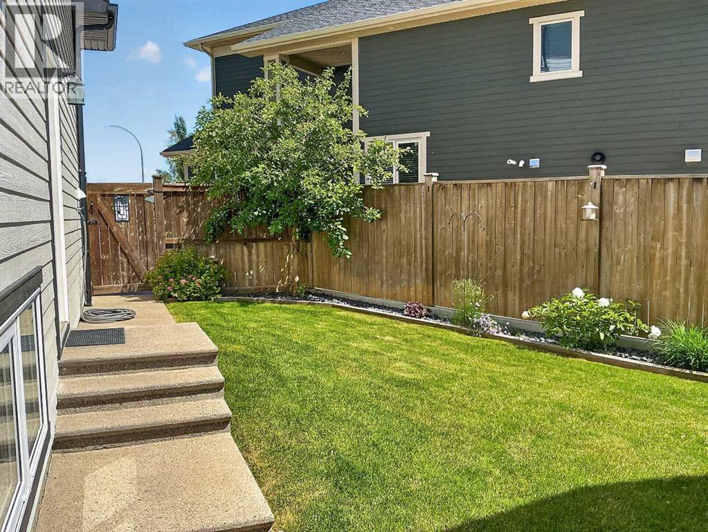556 Sixmile Crescent S — photo 38