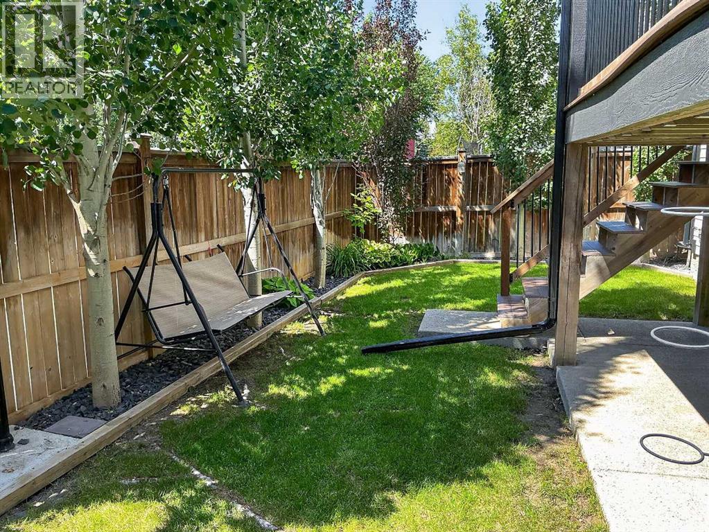 556 Sixmile Crescent S — photo 39