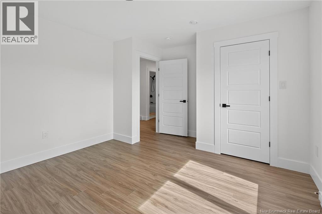 18 Weavers Way - 22