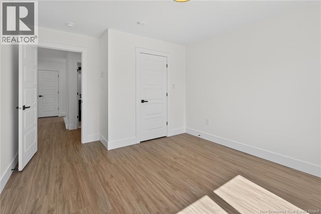 18 Weavers Way - 18