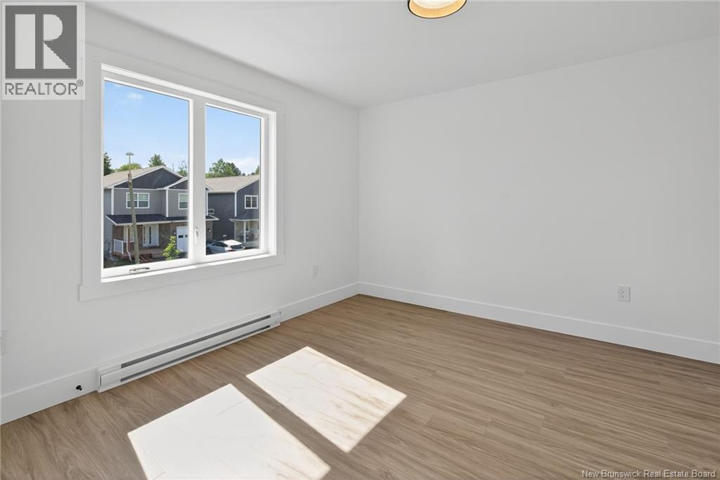 18 Weavers Way - 20
