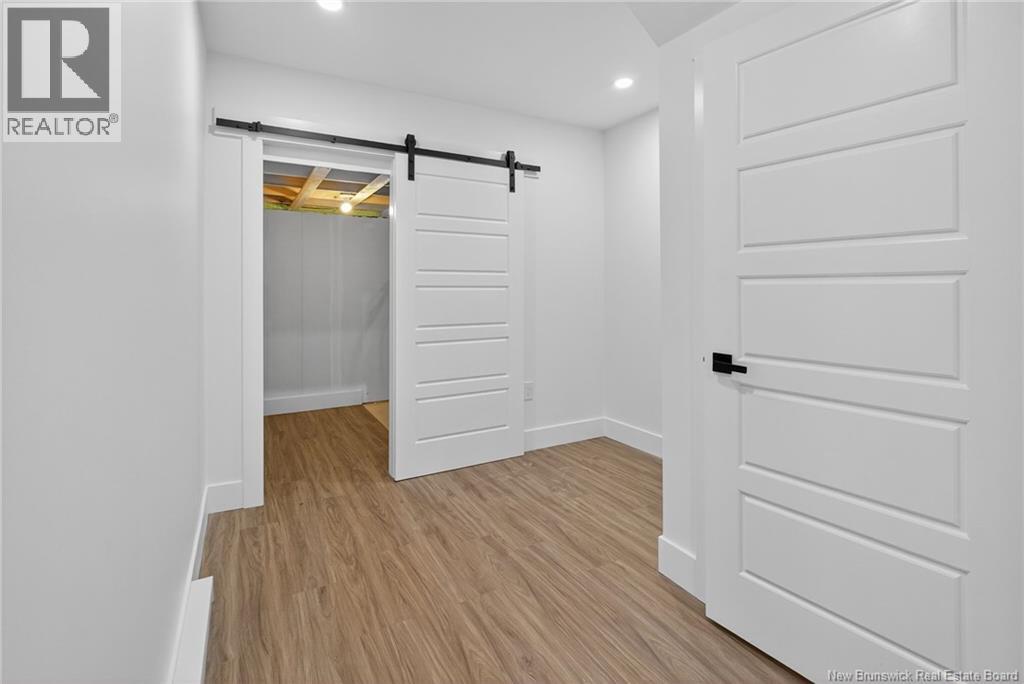 18 Weavers Way - 32