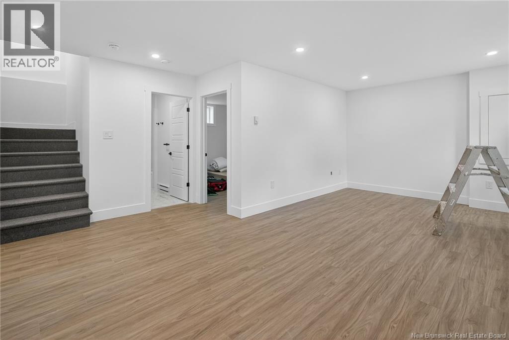 18 Weavers Way - 30