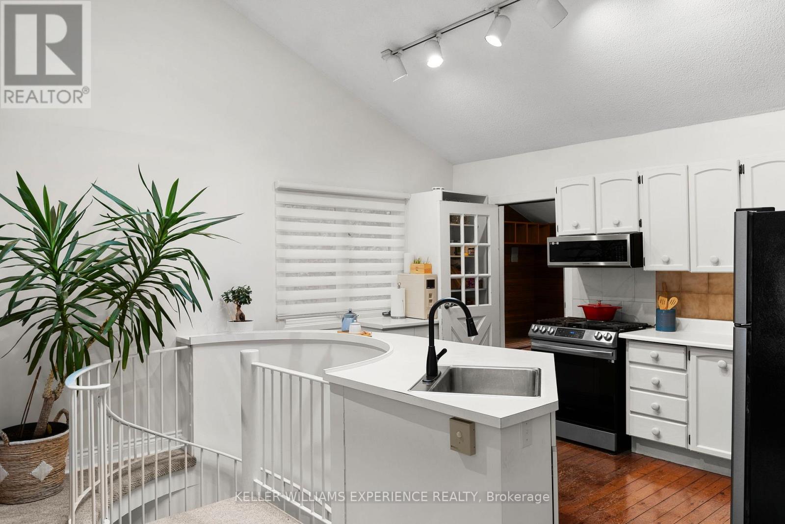 127 SHORELINE DRIVE - 8