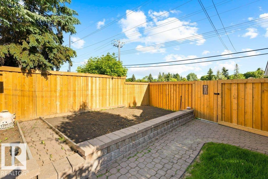 15621 79A AV NW — photo 36