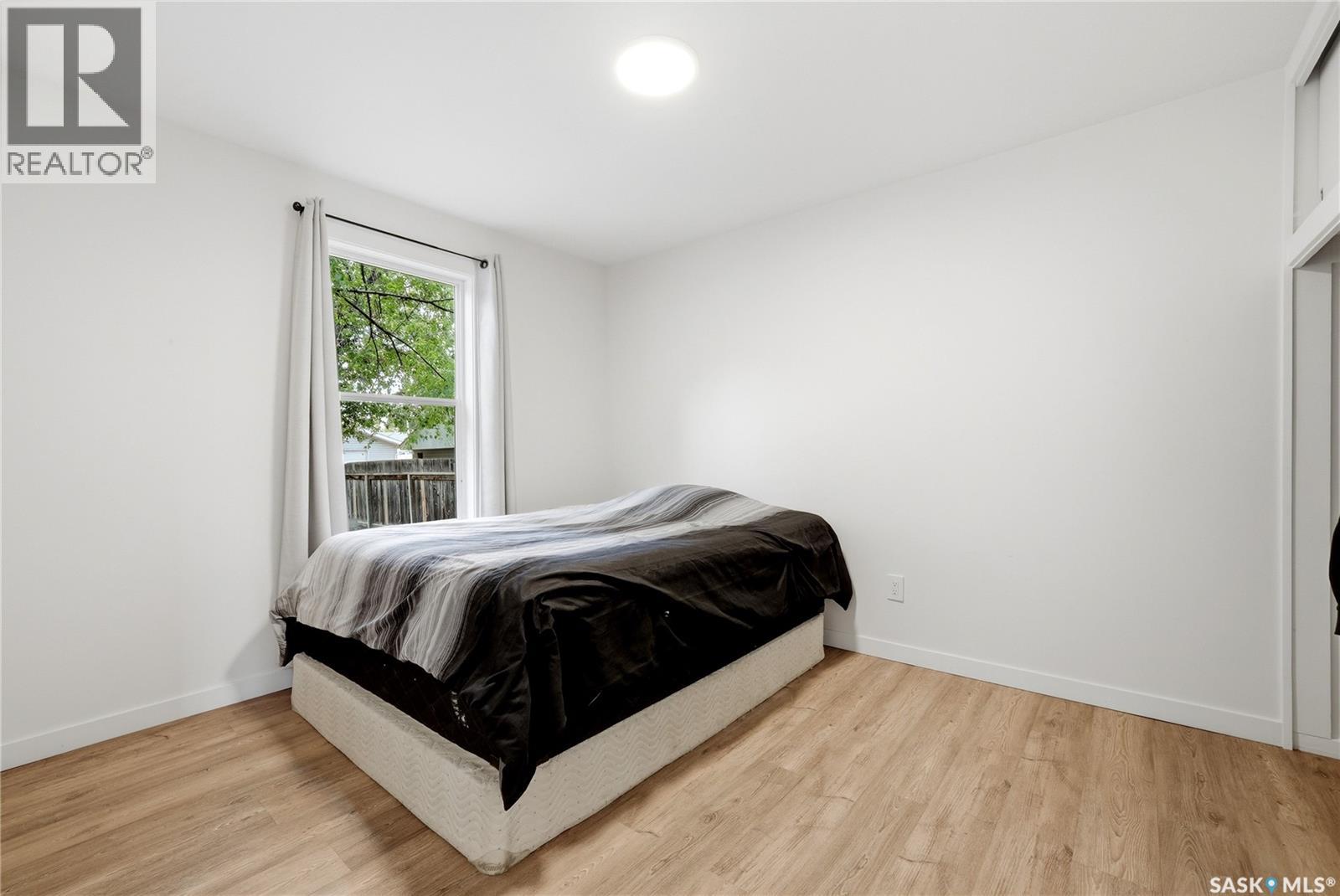 1736 Connaught STREET - 17
