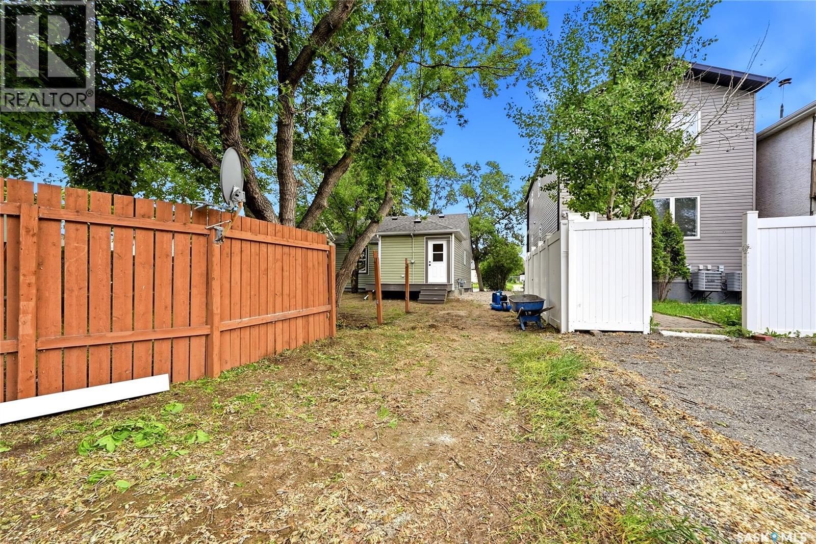 1736 Connaught STREET - 26