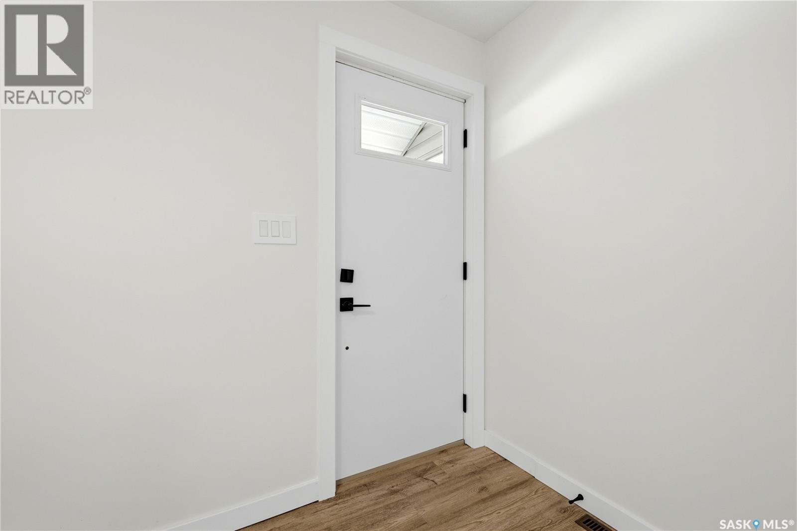 1736 Connaught STREET - 3