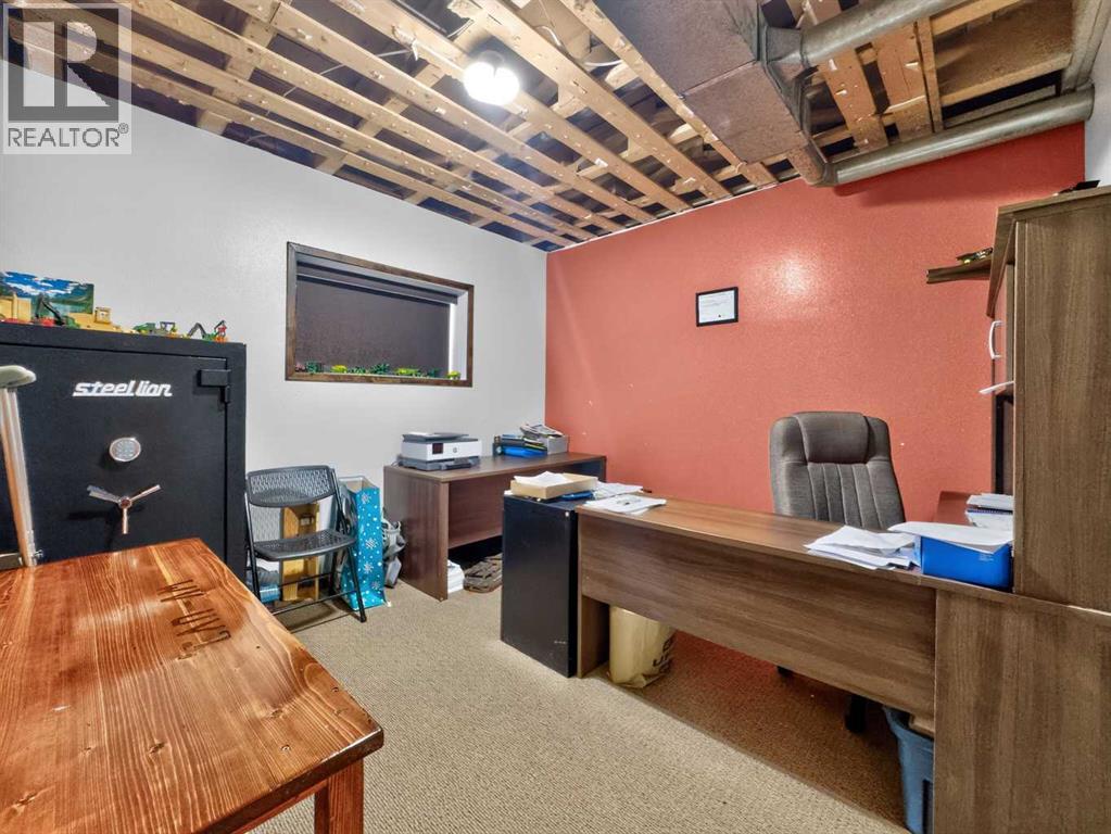 15176 TWP RD 1052 - 25