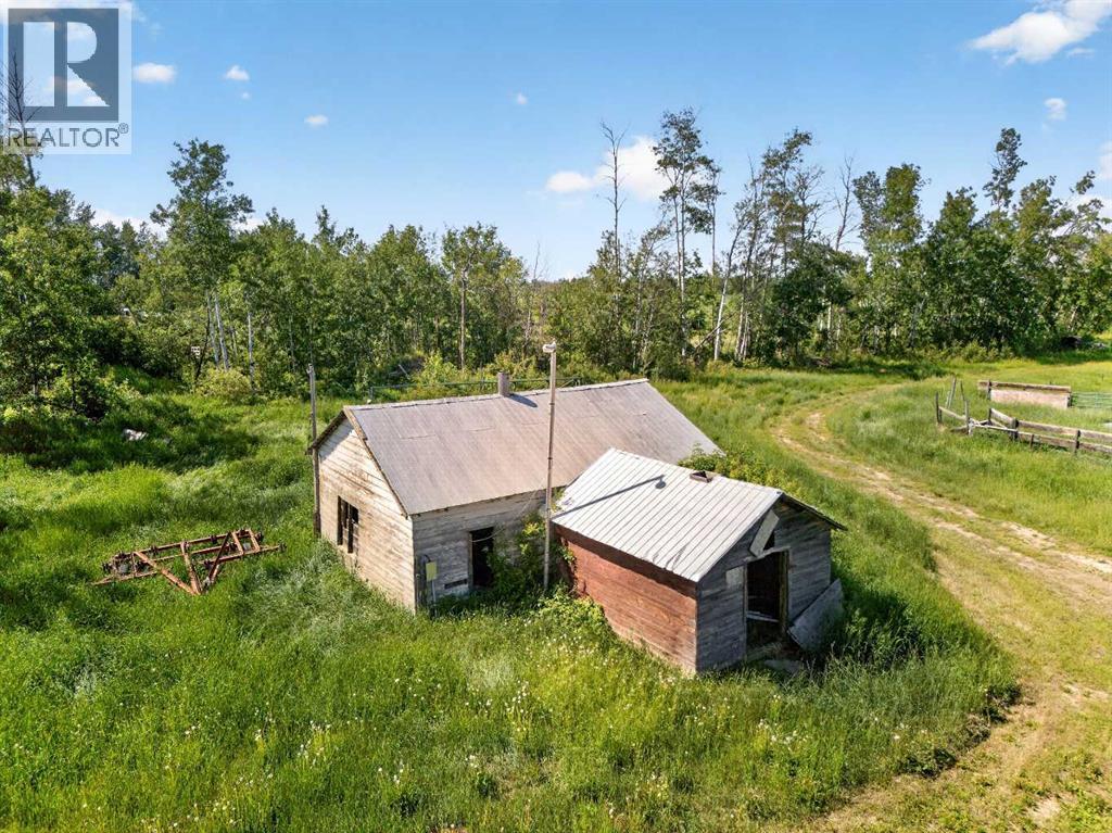 15176 TWP RD 1052 - 37