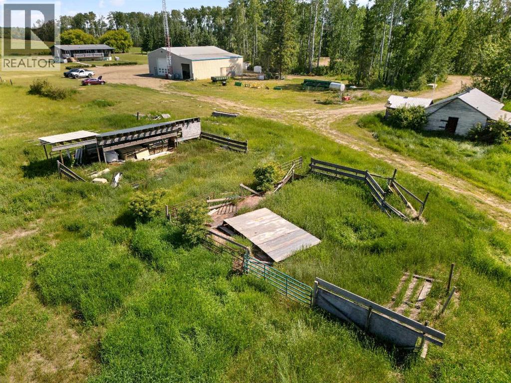 15176 TWP RD 1052 - 39
