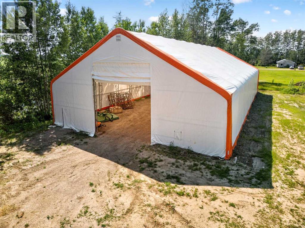 15176 TWP RD 1052 - 41