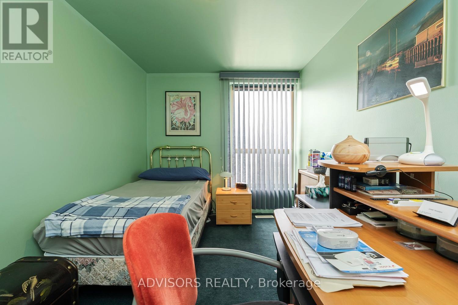 #121 256 JOHN GARLAND BOULEVARD - 12