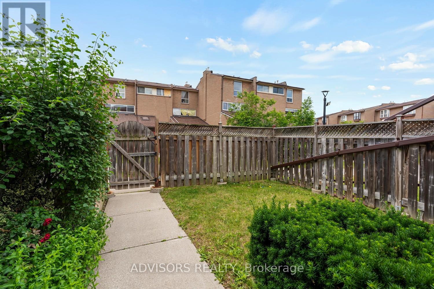 #121 256 JOHN GARLAND BOULEVARD - 15