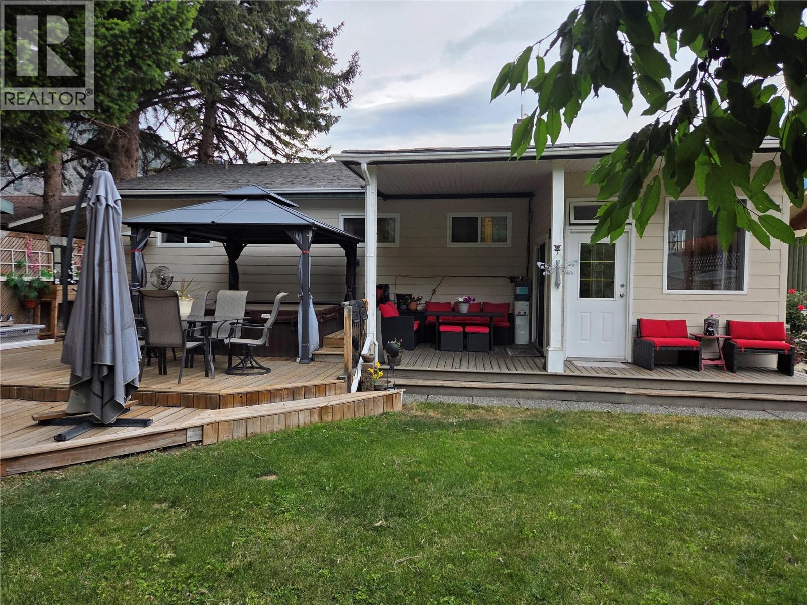 621 10th Avenue - 44