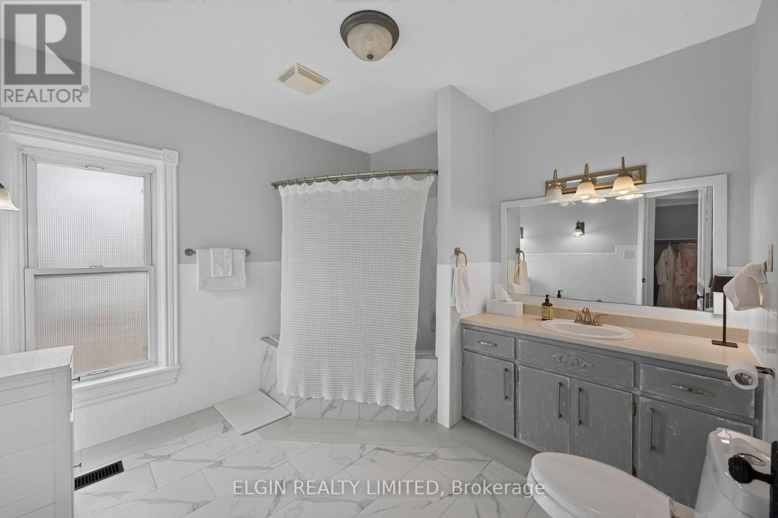 25 LOCUST STREET - 17