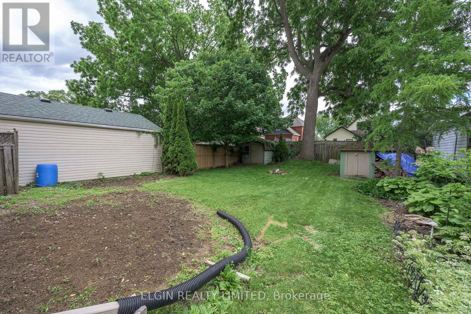 25 LOCUST STREET - 27