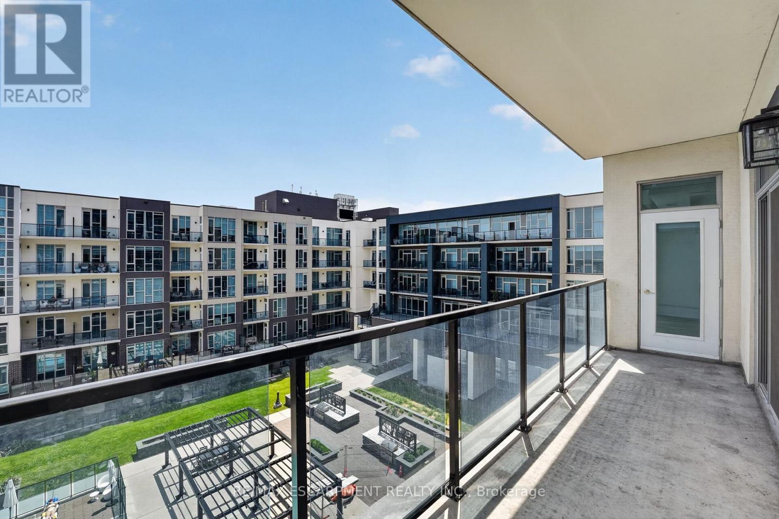 #548 16 CONCORD PLACE - 23