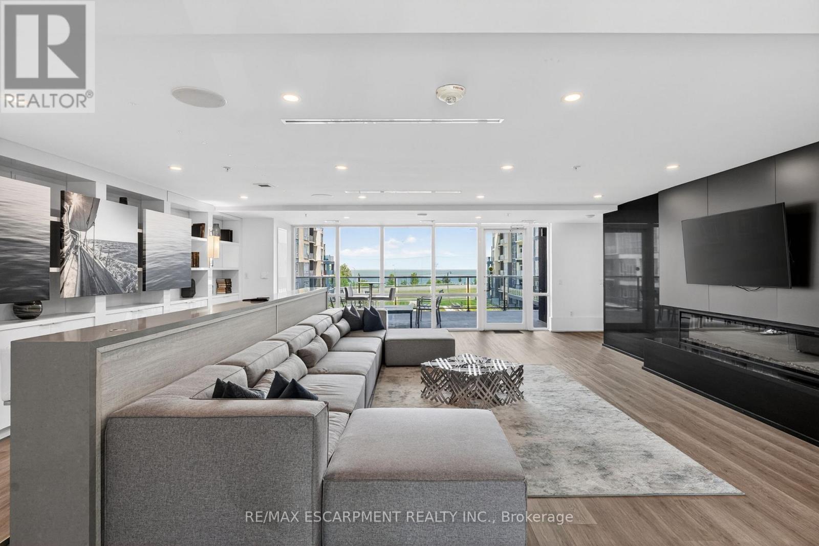 #548 16 CONCORD PLACE - 28