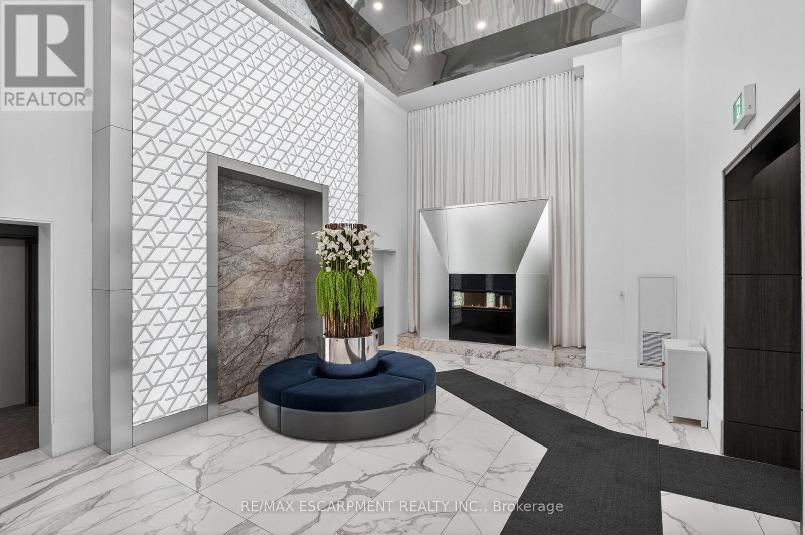 #548 16 CONCORD PLACE - 36