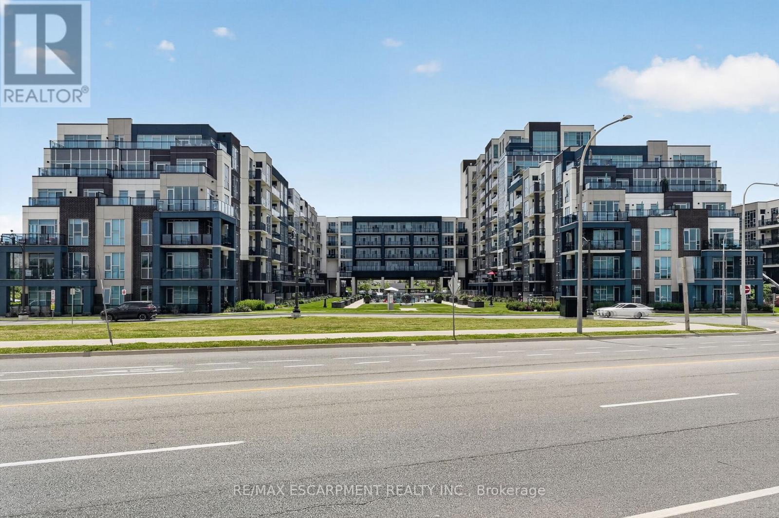 #548 16 CONCORD PLACE - 38