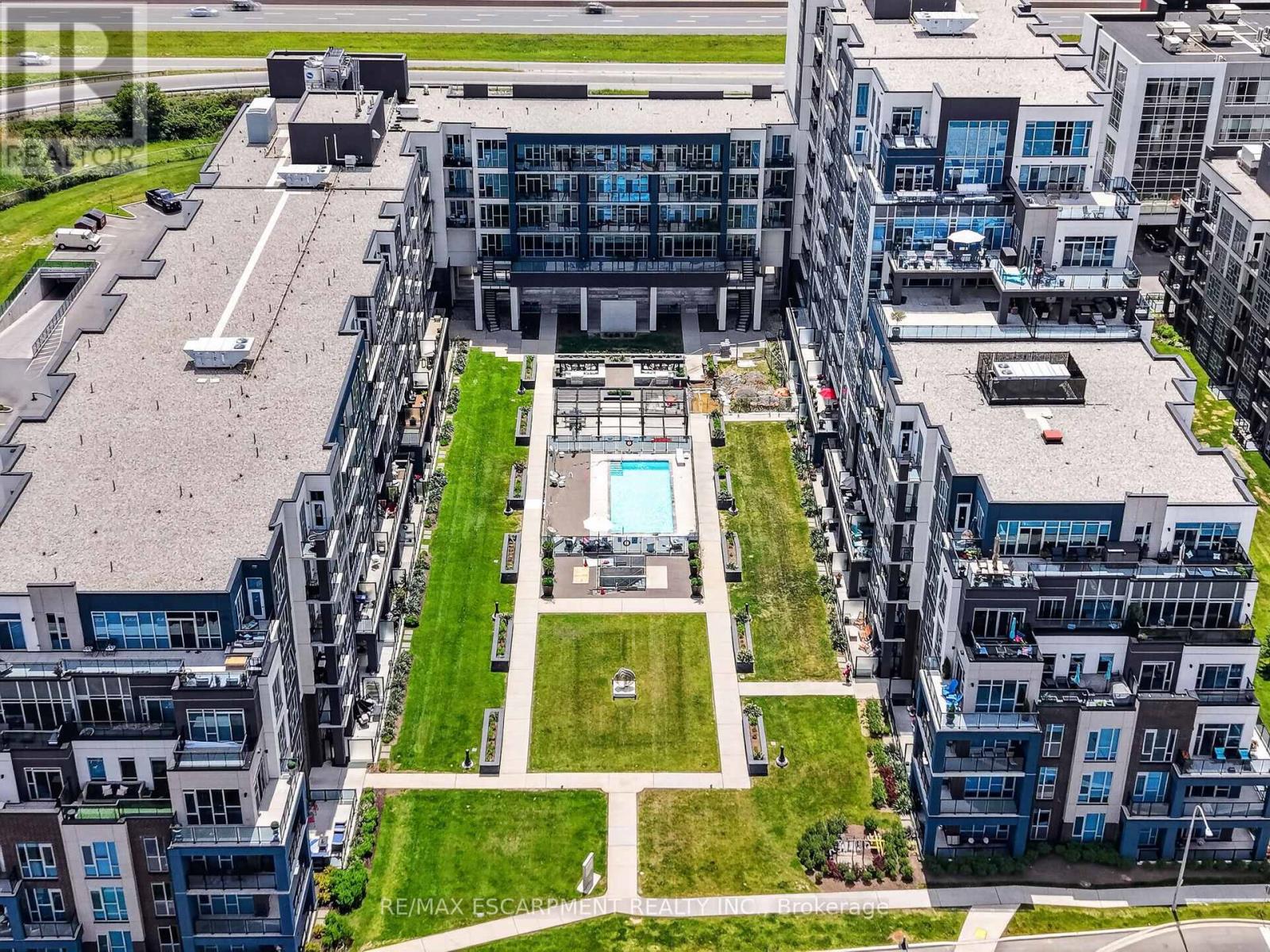 #548 16 CONCORD PLACE - 43