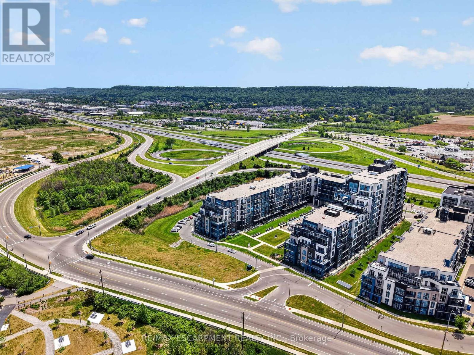 #548 16 CONCORD PLACE - 44