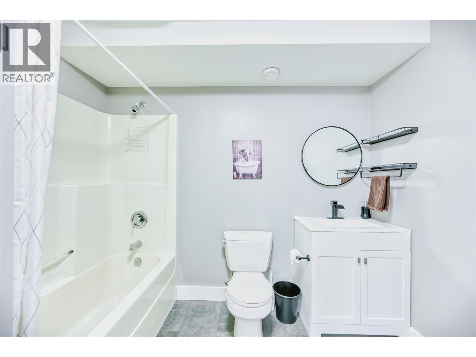 6950 CABERNET Place, Oliver