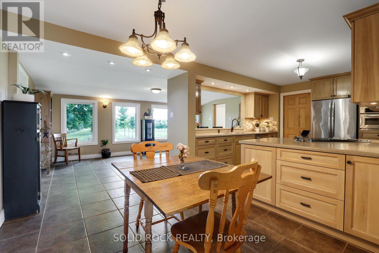 3 Bed, 2 Bath House for Sale in Ottawa – 1934 CARSONBY ROAD W, Ottawa – MLS# X13490600 - Image 14
