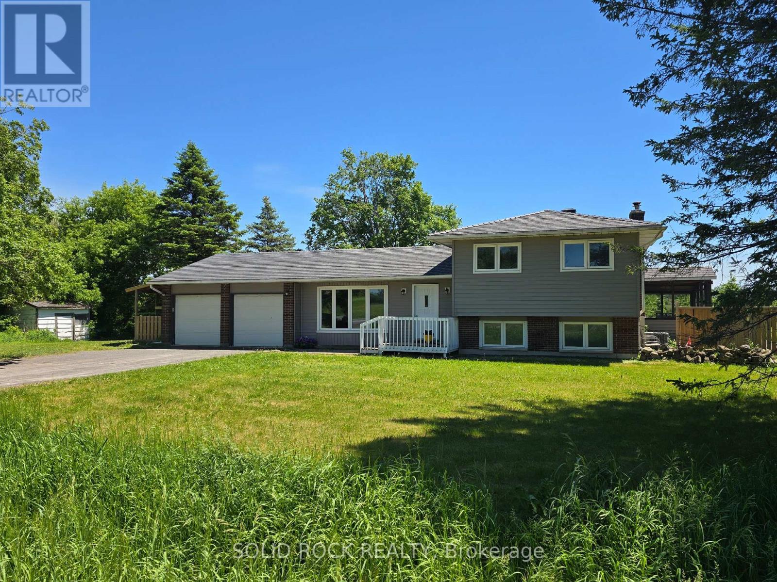1/2 acre of country living just south of Barrhaven