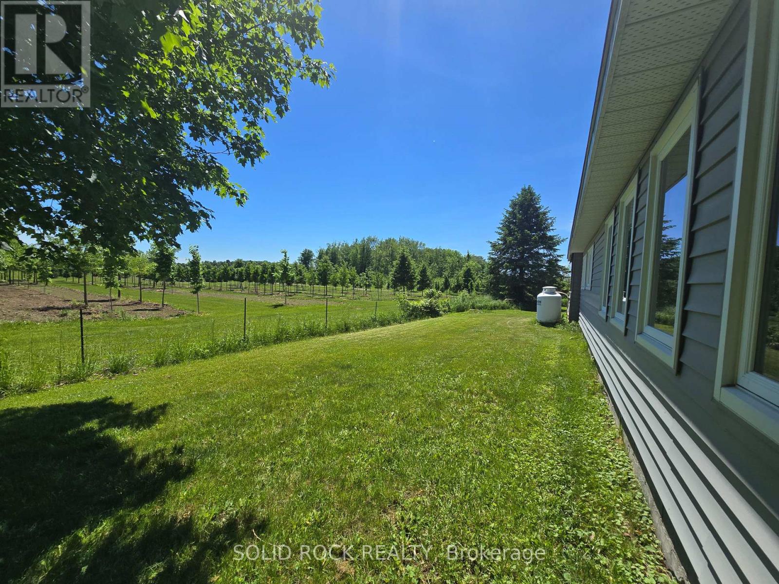 3 Bed, 2 Bath House for Sale in Ottawa – 1934 CARSONBY ROAD W, Ottawa – MLS# X13490600 - Image 32