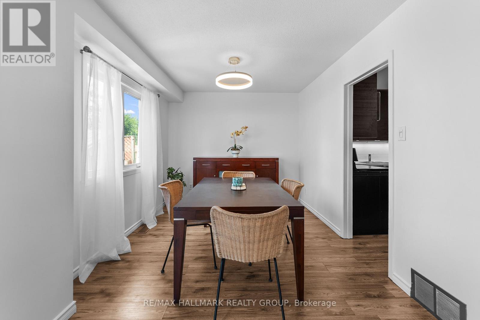 3 Bed, 2 Bath House for Sale in Ottawa – 23 OBERON STREET, Ottawa – MLS# X13490638 - Image 15
