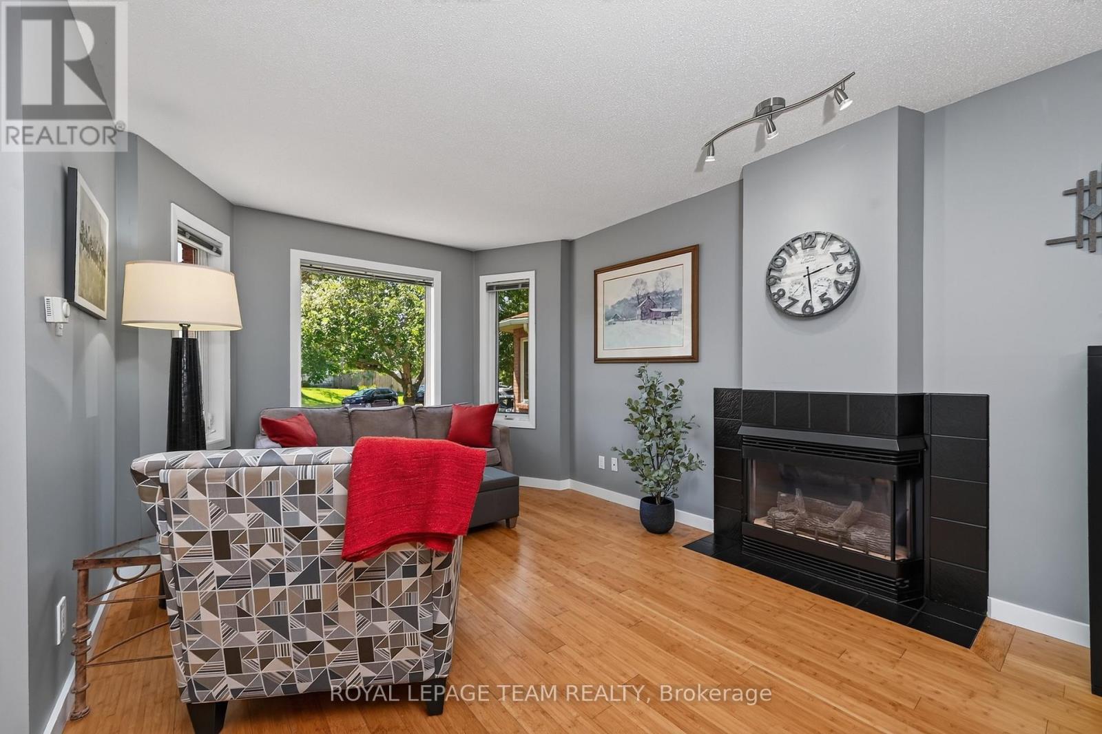 2 Bed, 3 Bath House for Sale in Ottawa – 13 CANDOW CRESCENT, Ottawa – MLS# X13490848 - Image 6