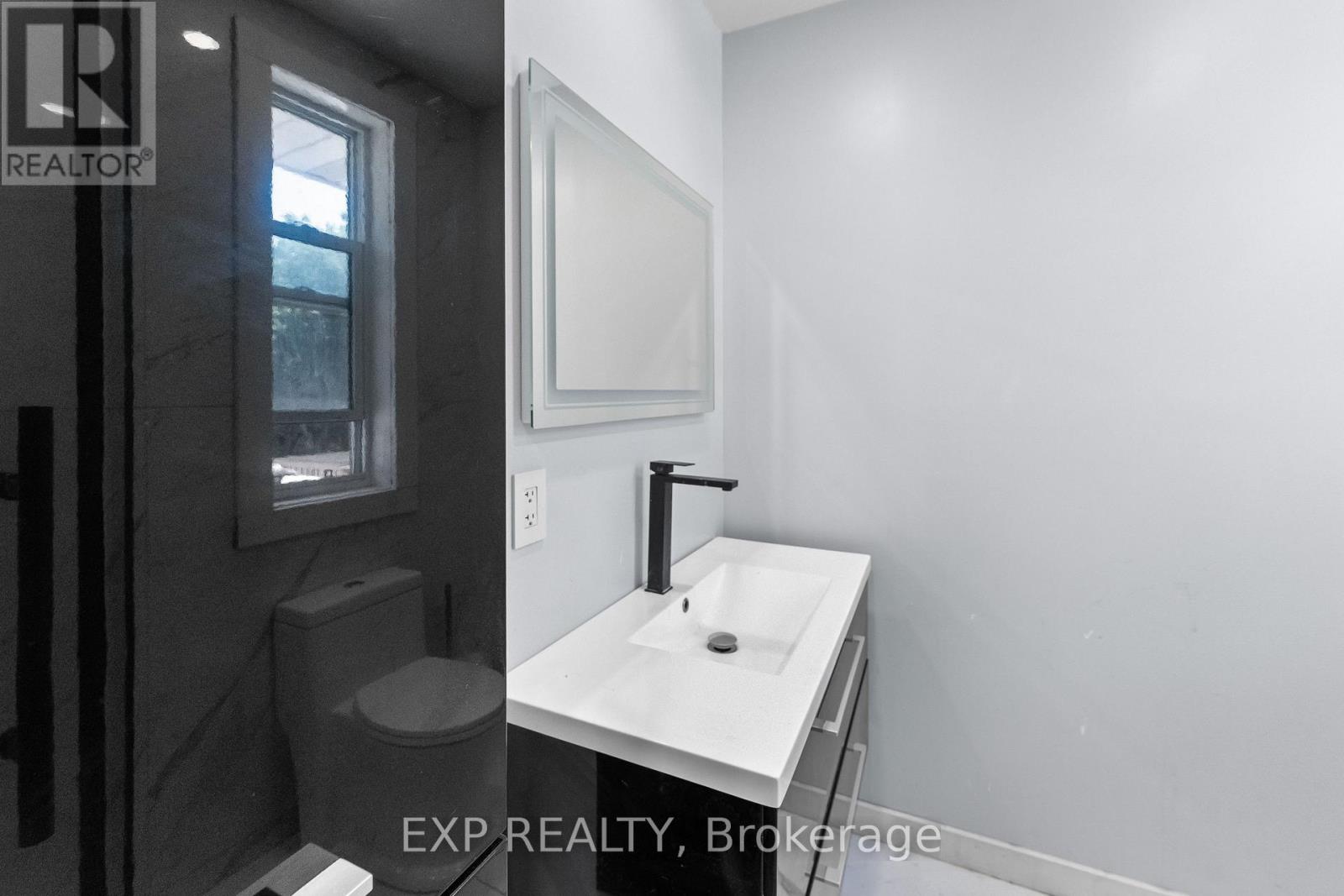 221 BOWEN ROAD - 17